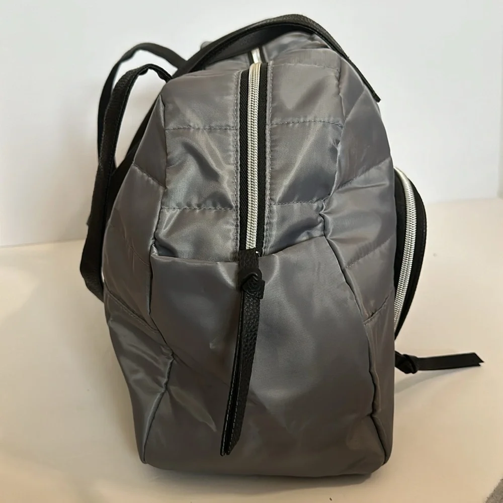 DSW Duffle Bag Front Pockets Side Open Pockets Gray